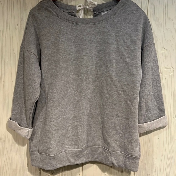 Kensie Tops - Kensie Sweatshirt Open Back tie and button size medium